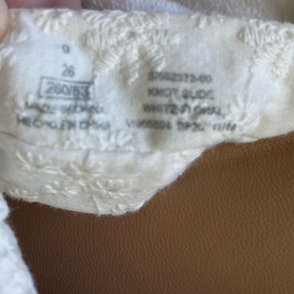 Never Been Worn Old Navy White Eyelet Sandal Slides - Picture 3 of 3